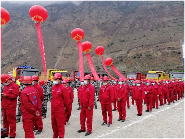 1629252176311843.jpg 融達(dá)鋰業(yè)員工代表.jpg